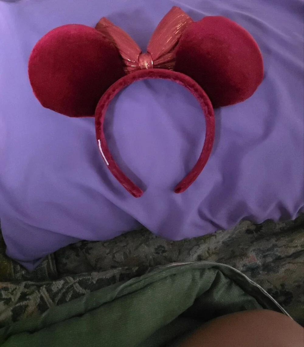 Disney Velvet Minnie-Style Headband with Bow - Burgundy